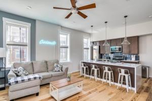 Top Rated - Free Parking - 1-br Condo OTR