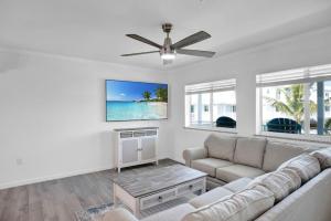 Blue Octopus Hideaway at OI