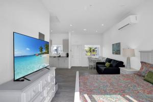 Ocean Front Breeze in Paradise