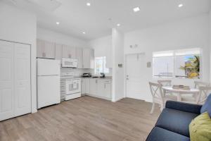 Ocean Front Breeze in Paradise