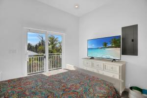 Ocean Front Breeze in Paradise