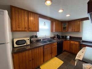 Relaxing 3 bed 2 bath home by the intracoastal