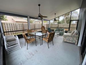 Relaxing 3 bed 2 bath home by the intracoastal