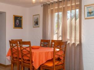 4 bedroom villa with swimming pool