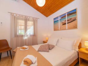 4 bedroom villa with swimming pool