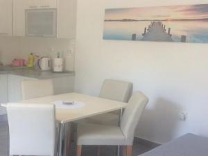 Apartments Paula - One Bedroom Apartment with Terrace 3