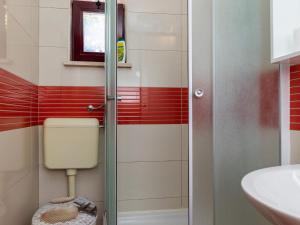 Apartments Franka - One Bedroom Apartment with Terrace and Garden View A2 1
