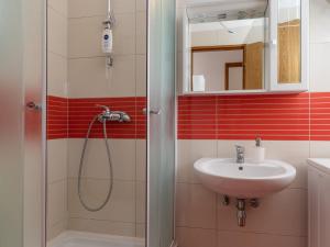 Apartments Franka - One Bedroom Apartment with Terrace and Garden View A2 1