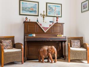 Stone House DiMaTo - Four Bedroom Holiday Home with Terrace