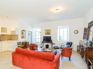 Stone House DiMaTo - Four Bedroom Holiday Home with Terrace