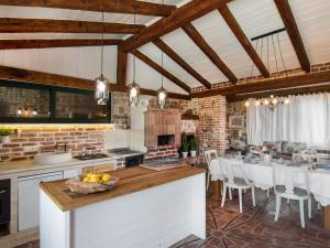 Villa Manda Korina - Three-Bedroom Villa with Private Pool