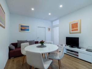 2 bedroom apartment with terrace