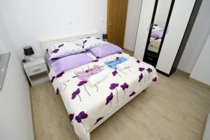 Apartments Vesela - Comfort One Bedroom Apartment with Balcony and Sea View