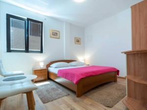 2 bedroom apartment with terrace