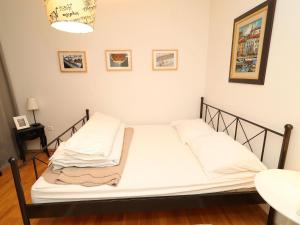 Apartments Trstenica-Standard One Bedroom Apartment with Balcony D