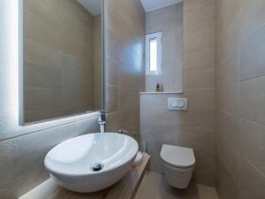 Apartments Ema-Comfort Two Bedroom Apartment with Sea View Fancy