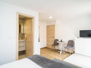 Argenta Rooms - Superior Double Room with Balcony Argenta 1