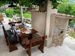 Stone House Lola - Two Bedroom Holiday Home