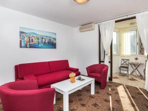 Apartment Brajkovi - One Bedroom Apartment with Loggia and Sea View 