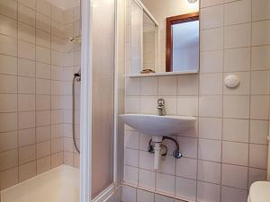 Apartments Malo Lago - One-Bedroom Apartment with Balcony and Sea View - 2nd floor Apartment 6