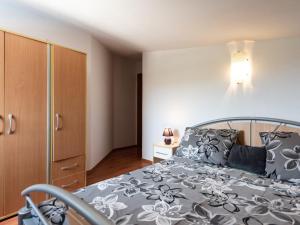 Apartments Karen - Standard One Bedroom Apartment with Balcony A3