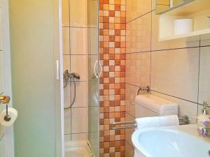 Apartments Kola - Two Bedroom Apartment with Balcony and Sea View 2 