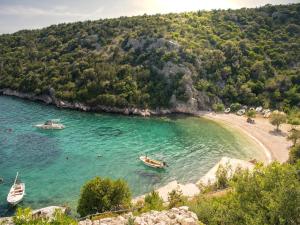 Apartments Karen - Standard One Bedroom Apartment with Balcony A3