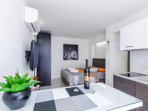 Apartment Lea - Studio Apartment