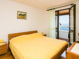 Apartment Gigi - Two Bedroom Apartment with Terrace and Sea View