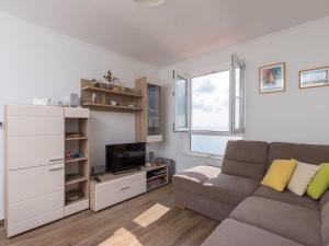 Apartment Gigi - Two Bedroom Apartment with Terrace and Sea View