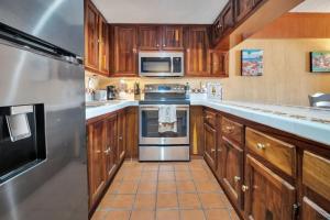 2 minute walk to Medano Beach