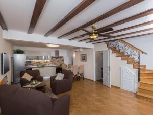 Apartment Maru Prestige - Comfort Duplex Two Bedroom Apartment