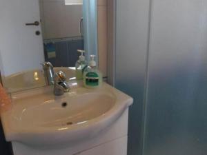 Apartments Sunce - One Bedroom Apartment with Sea View and Terrace