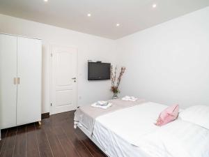 Apartments Dub - One-Bedroom Apartment no 3