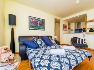 Apartment Reale - One Bedroom Apartment with Balcony and Sea View