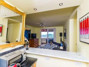 Apartment Reale - One Bedroom Apartment with Balcony and Sea View