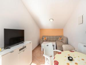 Apartments Ilija Njavro - One Bedroom Apartment with Terrace and Sea View 