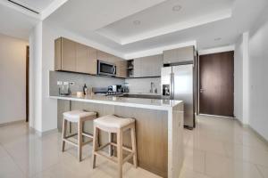 Stunning Views of Cabo San Lucas Bay 2BD-2BA