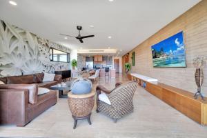 3BD-3BA Overlooking Quivira above Sunset Beach