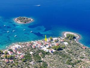 Holiday Home Neda-Three Bedroom Holiday Home with Terrace and Sea View