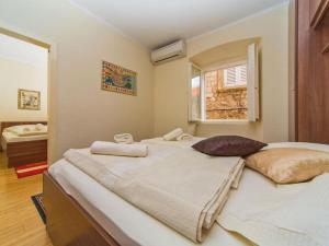 Apartment Maru - Two Bedroom Apartment with City View A4