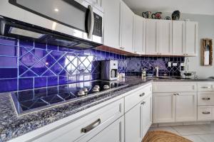 1BD-1BA Costa Azul Beachfront