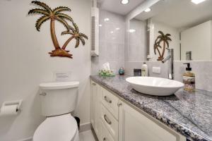 1BD-1BA Costa Azul Beachfront