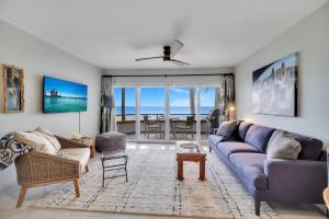 1BD-1BA Costa Azul Beachfront