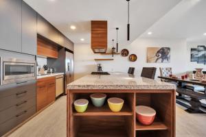 2BD-2BA Overlooking Quivira above Sunset Beach