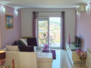 Apartment Siesta - Two-Bedroom Apartment with Balcony and Sea View