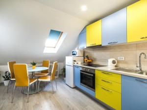 Apartments & Rooms Sunshine Home - Studio Apartment