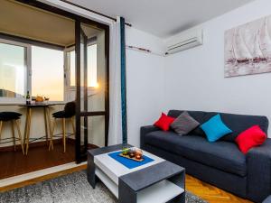 Apartment Boca - One Bedroom Apartment with Balcony and Sea View 