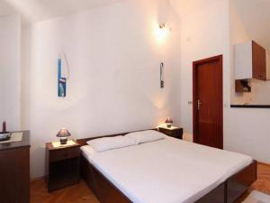 Apartments Nadia - Studio Apartment with Balcony A3