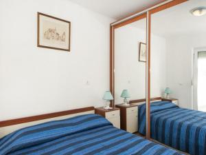 Berties Lodge - Two Bedroom Apartment with Terrace and Sea View A1